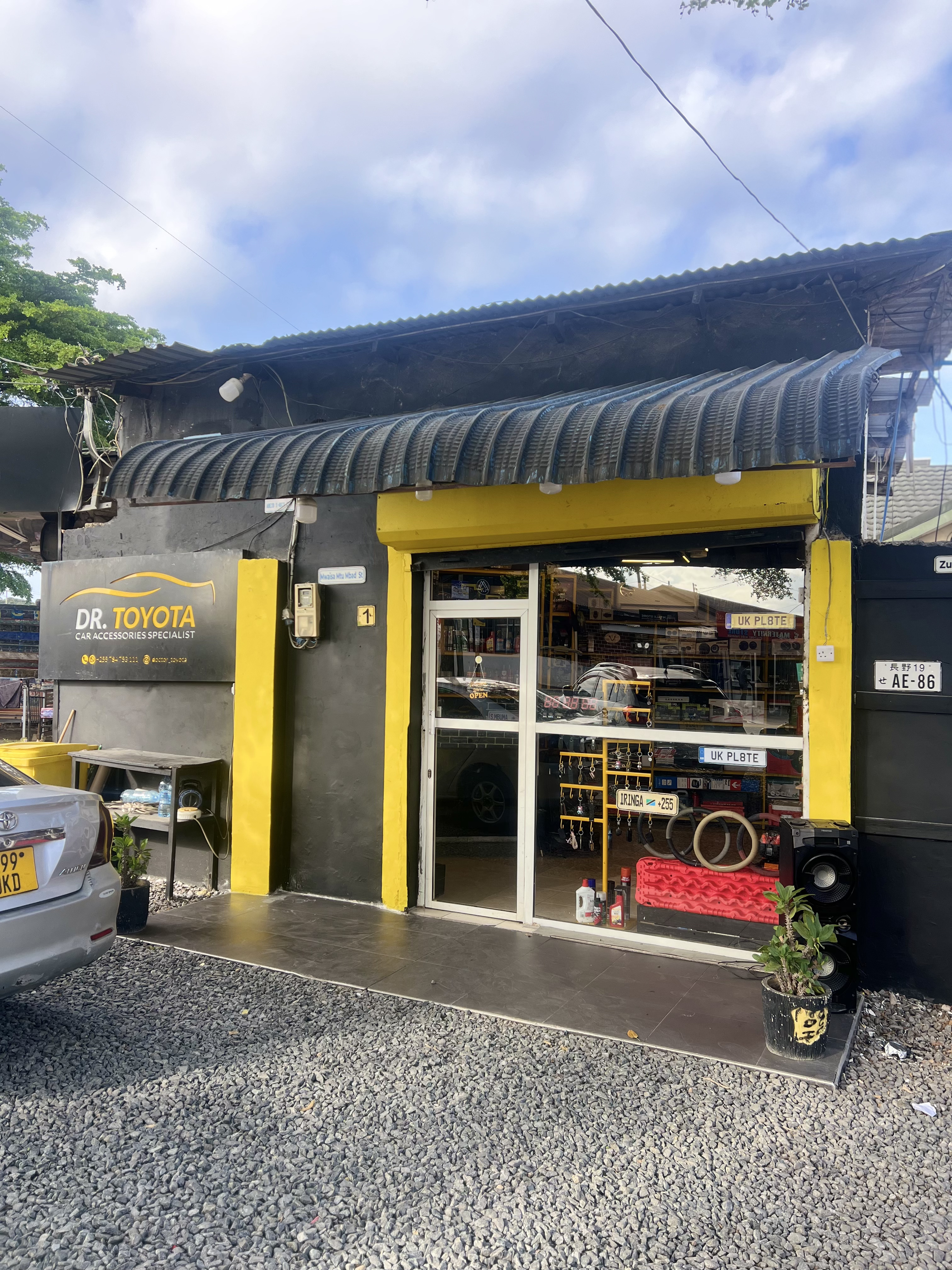 Dr. Toyota shop storefront